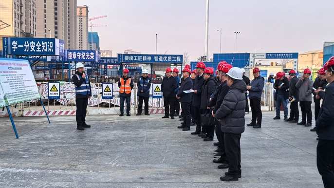 保定市房建施工安全及扬尘防治工作观摩会在十七冶项目举办_副本